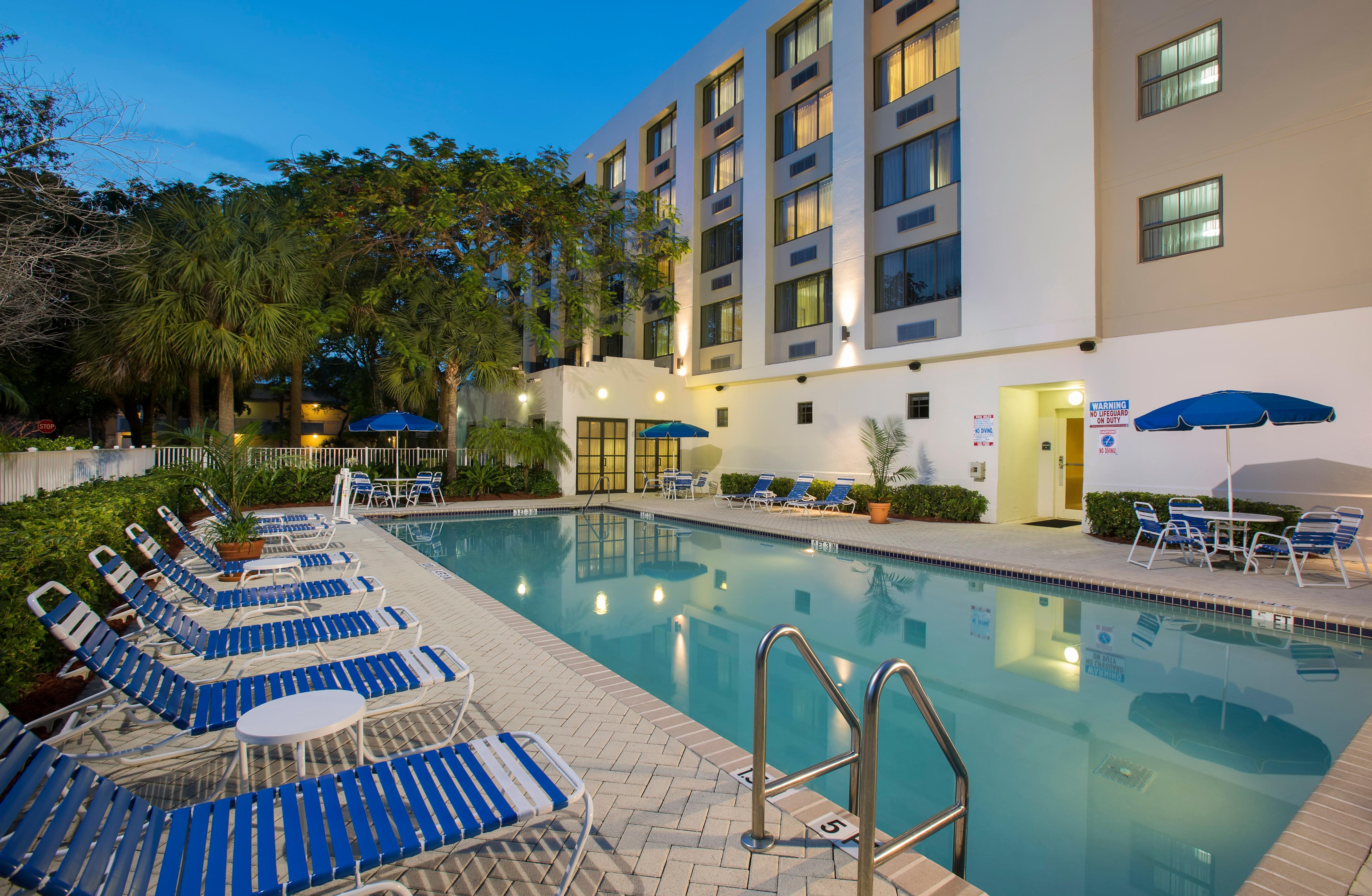 Holiday Inn Express Hotel & Suites Ft. Lauderdale-Plantation By Ihg Ngoại thất bức ảnh